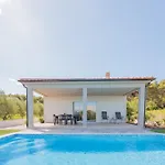 Bonato With Pool Holiday home