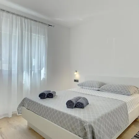 Tatil Evi Bonato With Pool