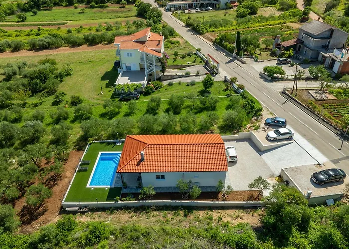 Dom wakacyjny Bonato With Pool *